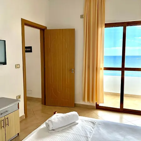 Redi's Seaview